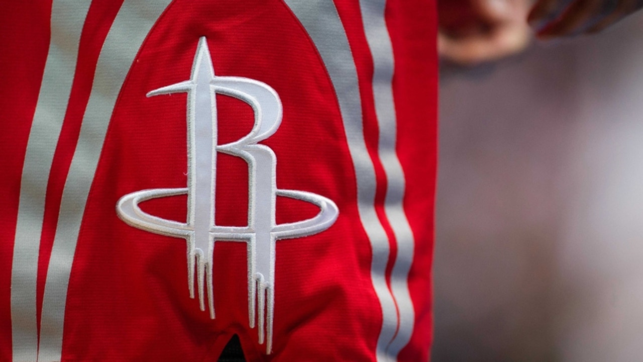 Rockets Looking for a Big Man, Could Sixers Take Advantage?